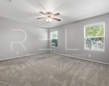 241 Moonstone Dr - Photo Thumbnail 13