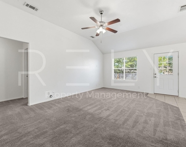 241 Moonstone Dr - Photo Thumbnail 6