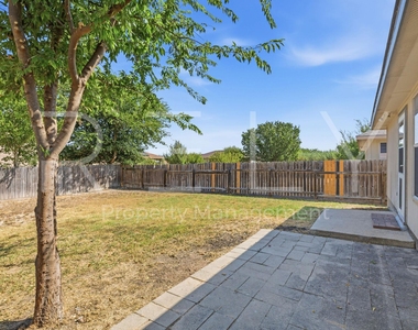 241 Moonstone Dr - Photo Thumbnail 23