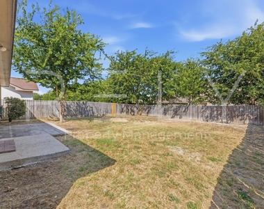 241 Moonstone Dr - Photo Thumbnail 25