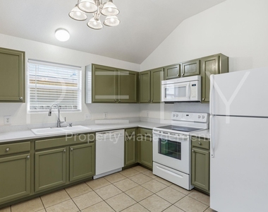 241 Moonstone Dr - Photo Thumbnail 10