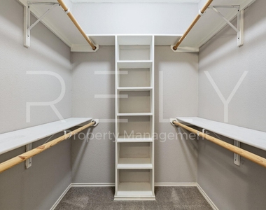 241 Moonstone Dr - Photo Thumbnail 17