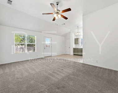 241 Moonstone Dr - Photo Thumbnail 7