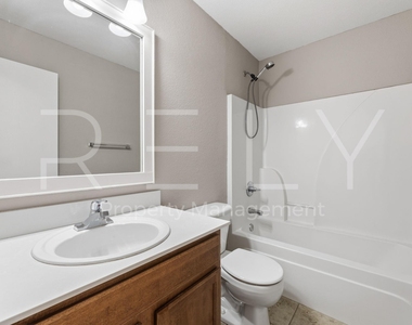 241 Moonstone Dr - Photo Thumbnail 21