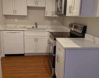 2102 Luzerne Avenue - Photo Thumbnail 8