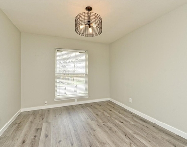 1601 Elmira Rd - Photo Thumbnail 9