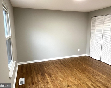 13001 Country Ridge Drive - Photo Thumbnail 9