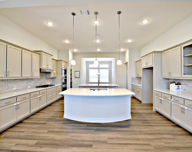 2220 Airport Dr - Photo Thumbnail 6
