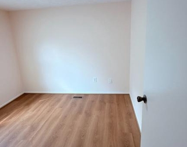 6288 Blue Dart Place - Photo Thumbnail 15