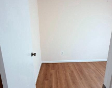 6288 Blue Dart Place - Photo Thumbnail 11