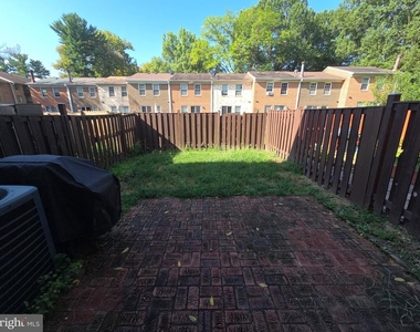 8803 Hayshed Lane - Photo Thumbnail 23