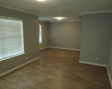 3304 Woodbriar Ln - Photo Thumbnail 2