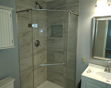 3304 Woodbriar Ln - Photo Thumbnail 7