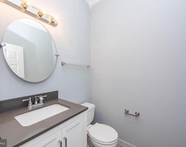 8404 Oak Meade Way - Photo Thumbnail 12