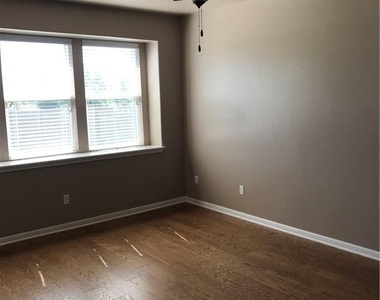 8213 Reggio St - Photo Thumbnail 11