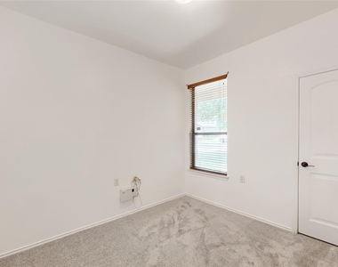8921 Stambourne St - Photo Thumbnail 8