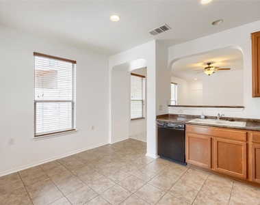 8921 Stambourne St - Photo Thumbnail 16