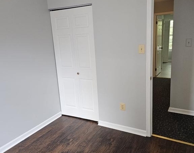 3312 Midland Court - Photo Thumbnail 9