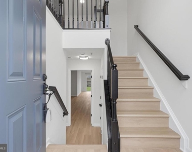 1904 Fieldstone Way - Photo Thumbnail 1
