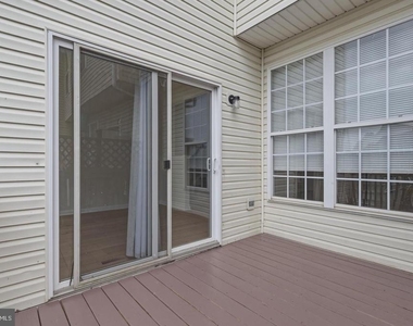 1904 Fieldstone Way - Photo Thumbnail 23