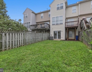 1904 Fieldstone Way - Photo Thumbnail 27