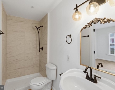 1904 Fieldstone Way - Photo Thumbnail 17