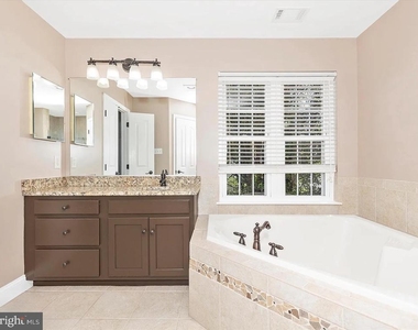 1713 Dearbought Drive - Photo Thumbnail 25