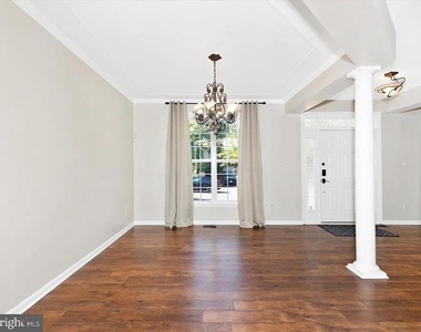 1713 Dearbought Drive - Photo Thumbnail 8