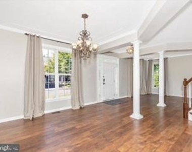 1713 Dearbought Drive - Photo Thumbnail 7