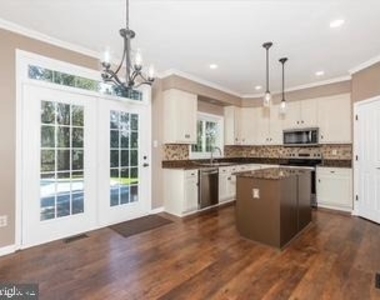 1713 Dearbought Drive - Photo Thumbnail 13