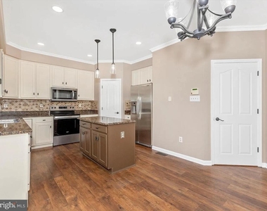 1713 Dearbought Drive - Photo Thumbnail 14