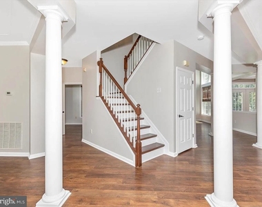 1713 Dearbought Drive - Photo Thumbnail 4