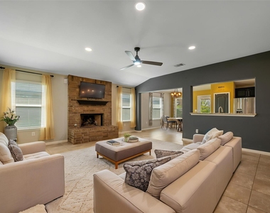 308 Moulins Ln - Photo Thumbnail 5