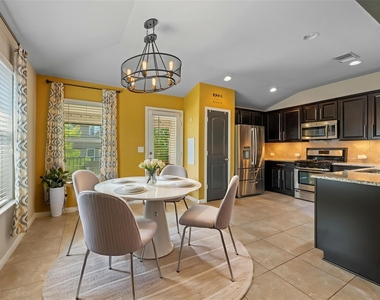 308 Moulins Ln - Photo Thumbnail 6