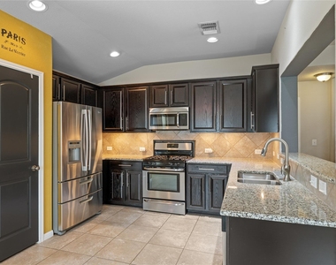 308 Moulins Ln - Photo Thumbnail 11