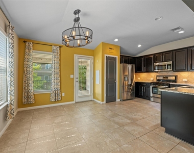 308 Moulins Ln - Photo Thumbnail 10