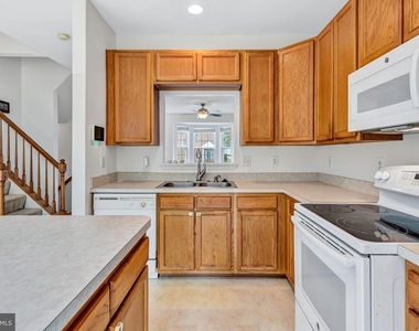 10030 Tallahassee Place - Photo Thumbnail 3