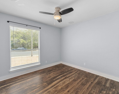 7404 Lunar Dr - Photo Thumbnail 17