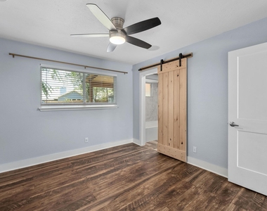 7404 Lunar Dr - Photo Thumbnail 11