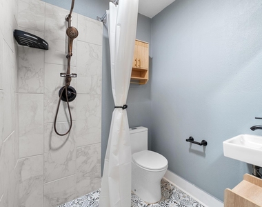 7404 Lunar Dr - Photo Thumbnail 19