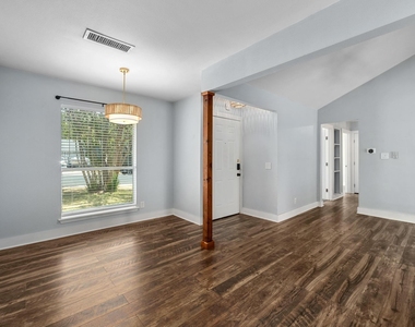 7404 Lunar Dr - Photo Thumbnail 10