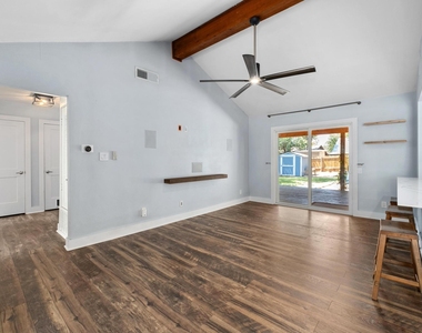 7404 Lunar Dr - Photo Thumbnail 4