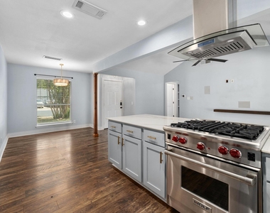 7404 Lunar Dr - Photo Thumbnail 9