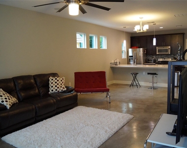 3004 Neal St - Photo Thumbnail 2