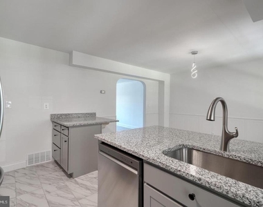 1722 Edgewood Road - Photo Thumbnail 10