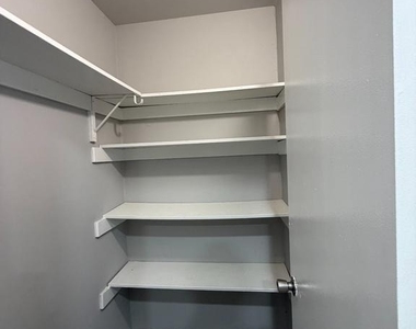 639 Glynock Place - Photo Thumbnail 8