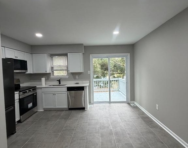 639 Glynock Place - Photo Thumbnail 9