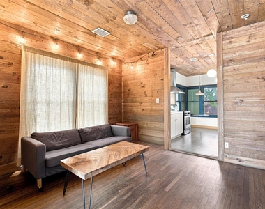 1406 E 11th St - Photo Thumbnail 1