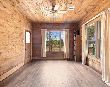 1406 E 11th St - Photo Thumbnail 4
