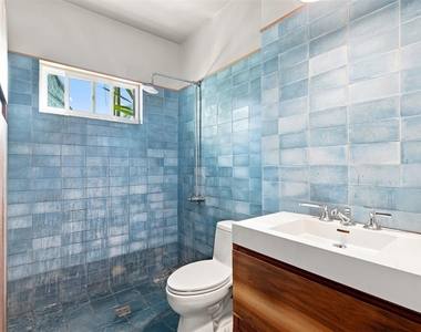 1406 E 11th St - Photo Thumbnail 9